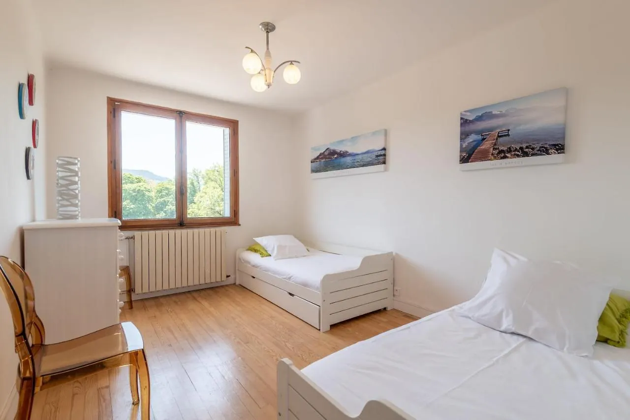 Cozy Apartment With Balcony Near Lake Annecy And The Beaches