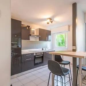  Appartement Joli Avec Balcon Proximite