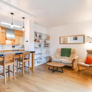  Appartement With Balcony Very Close To The Center